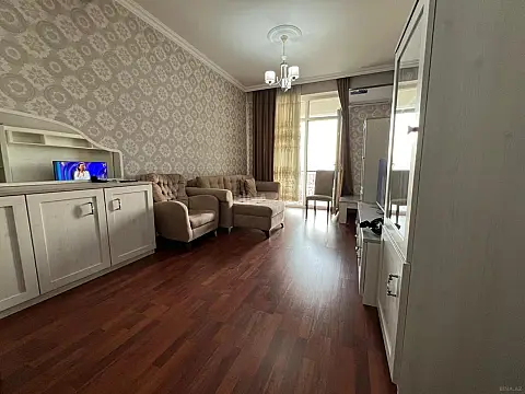 Kirayə verilir 2 otaqlı mənzil 94 m²