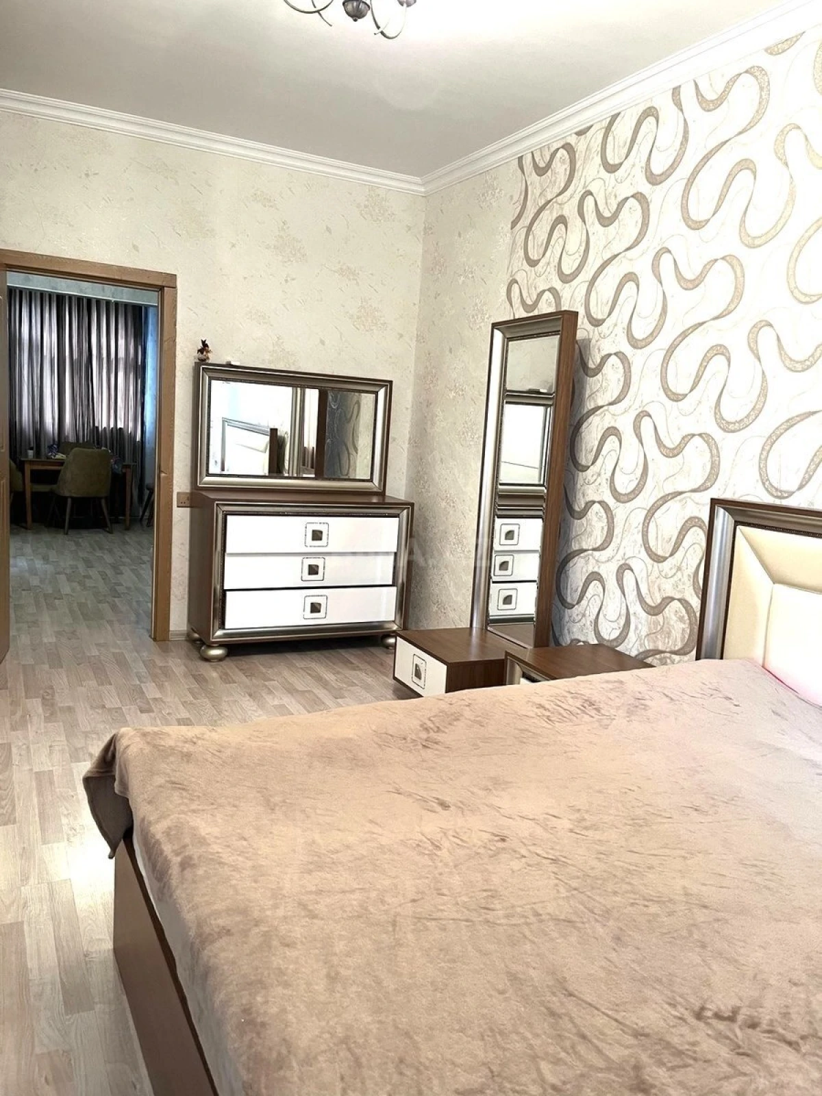 Kirayə verilir 2 otaqlı mənzil 60 m²