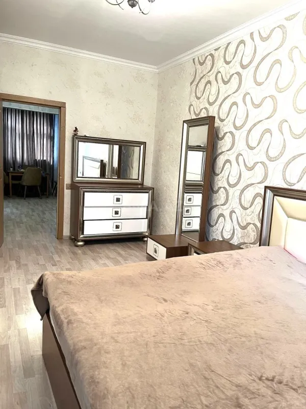 Kirayə verilir 2 otaqlı mənzil 60 m²
