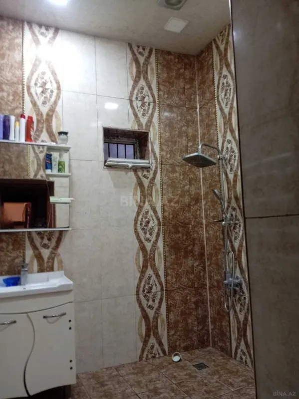 Satılır 5 otaqlı həyət evi 150 m²
