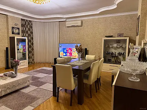 Satılır 4 otaqlı mənzil 204 m² — Bakı, Nizami 4 otaq 204.00 m²