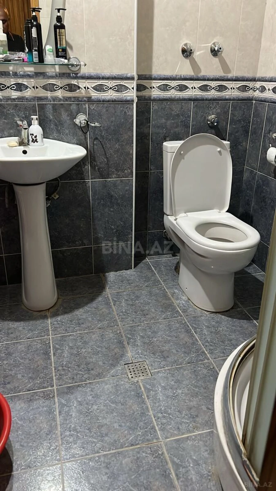 Satılır 4 otaqlı mənzil 165 m²