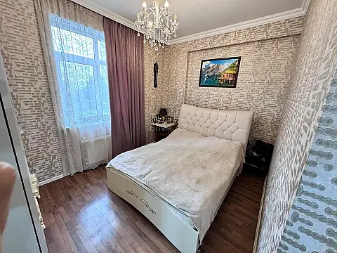 Satılır 2 otaqlı mənzil 60 m²