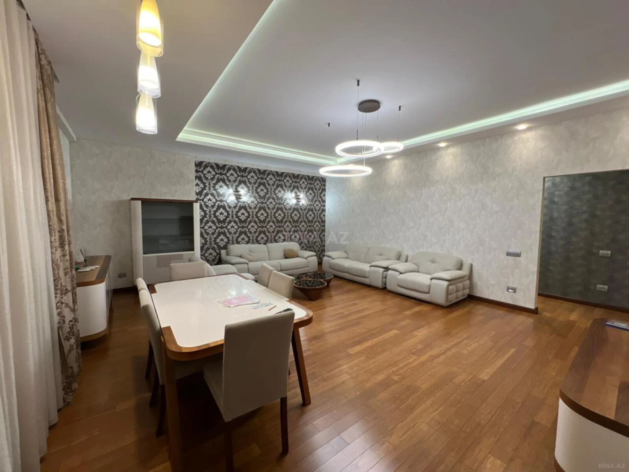 Kirayə verilir 3 otaqlı mənzil 145 m²
