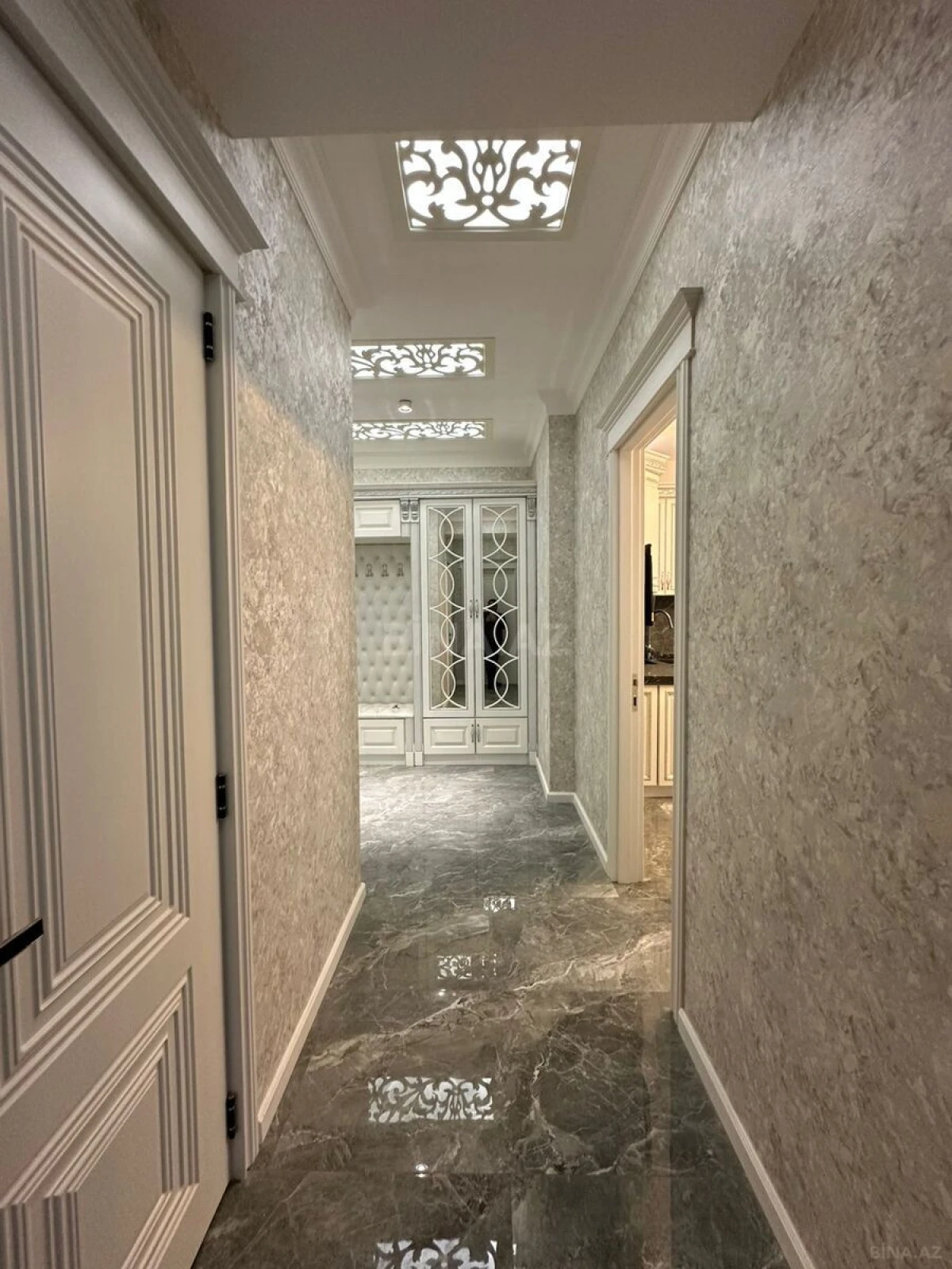 Satılır 2 otaqlı mənzil 110 m²