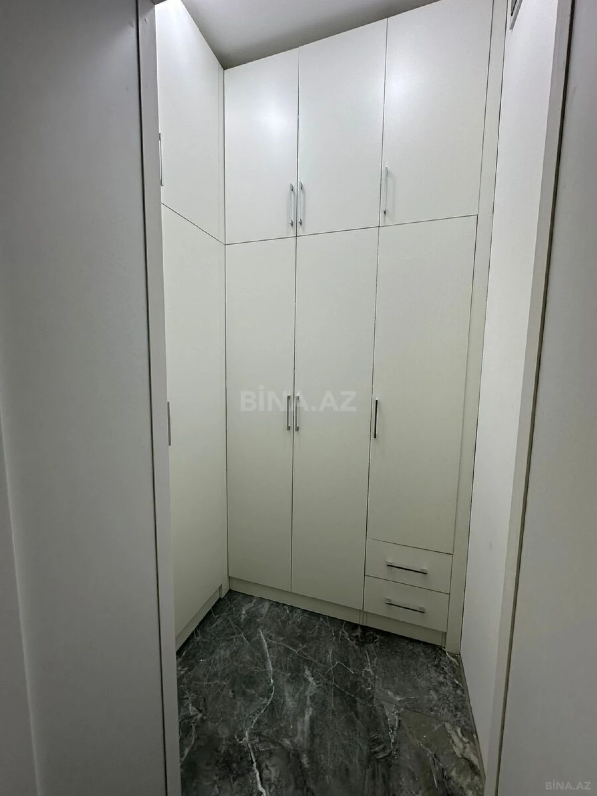 Satılır 2 otaqlı mənzil 110 m²