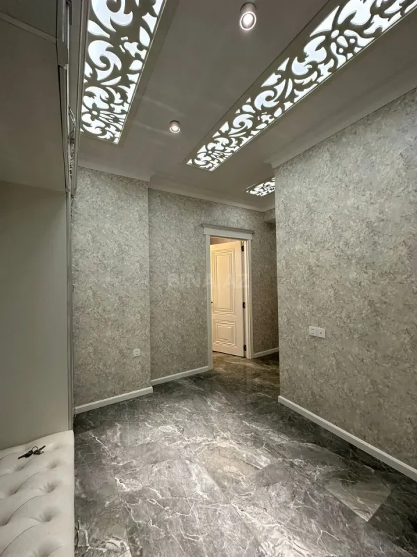 Satılır 2 otaqlı mənzil 110 m²