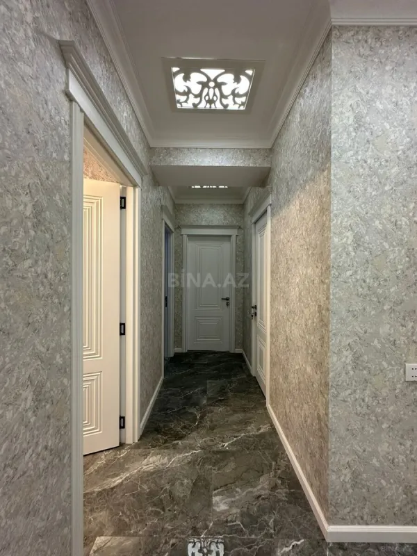 Satılır 2 otaqlı mənzil 110 m²