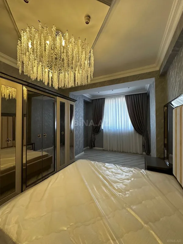 Satılır 2 otaqlı mənzil 110 m²