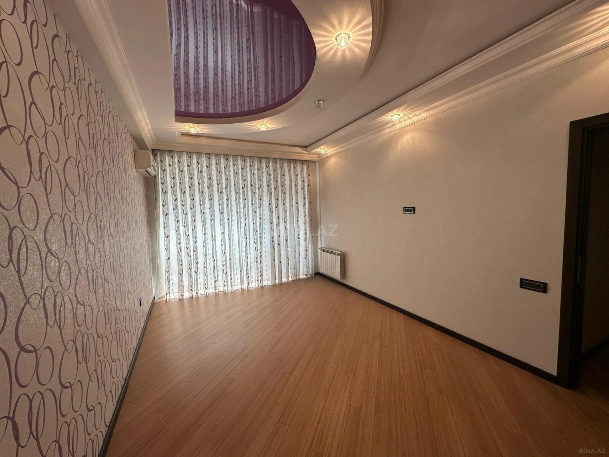 Satılır 4 otaqlı mənzil 200 m²