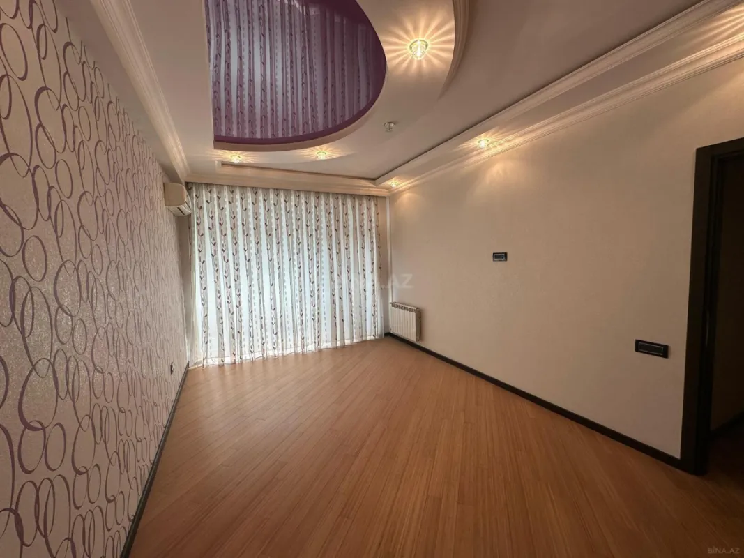 Satılır 4 otaqlı mənzil 200 m²