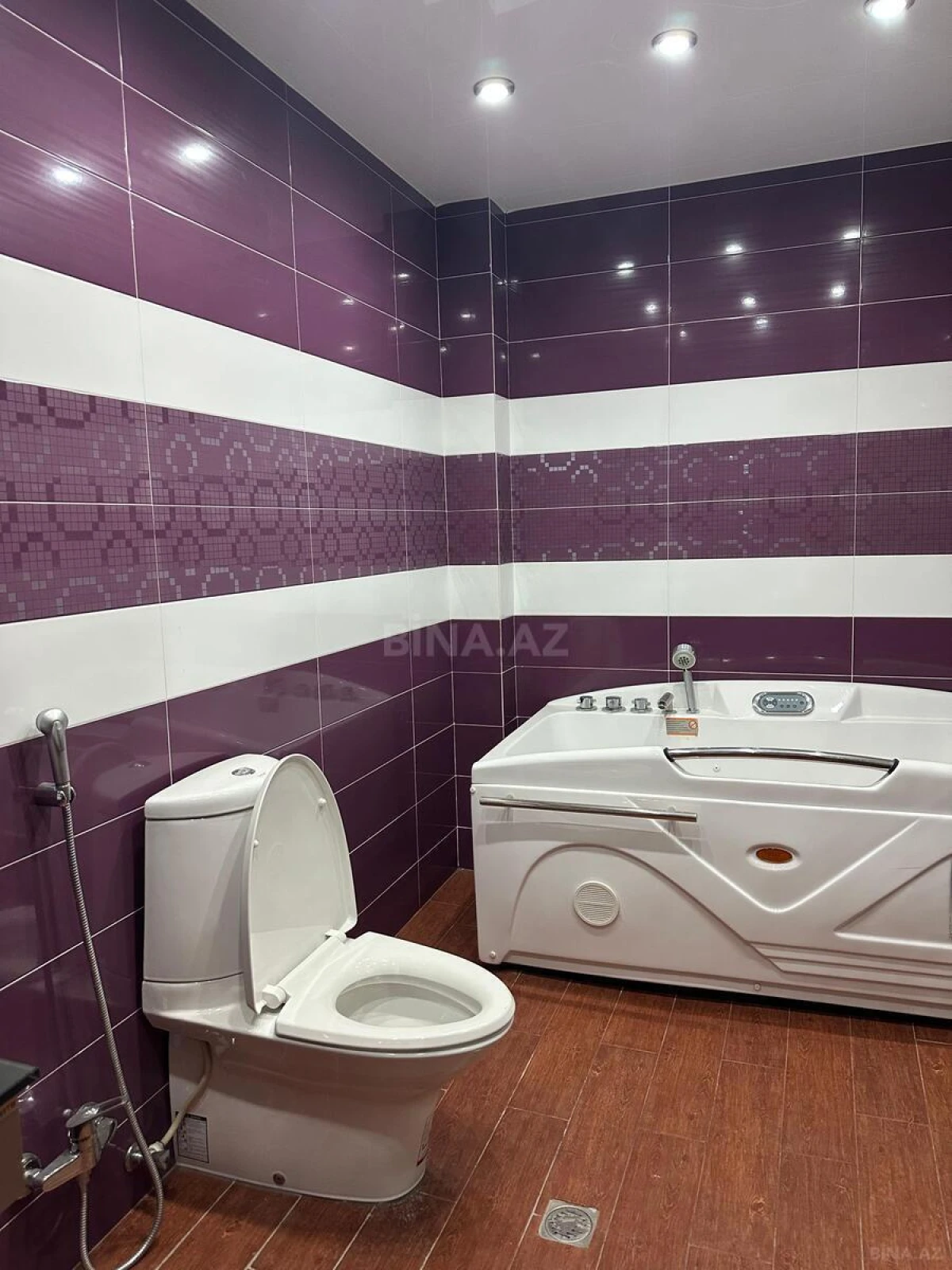 Satılır 4 otaqlı mənzil 200 m²