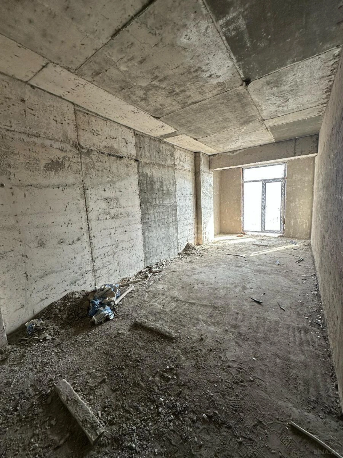 Satılır 2 otaqlı mənzil 68 m²