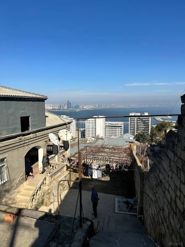 Satılır 3 otaqlı həyət evi 510 m²