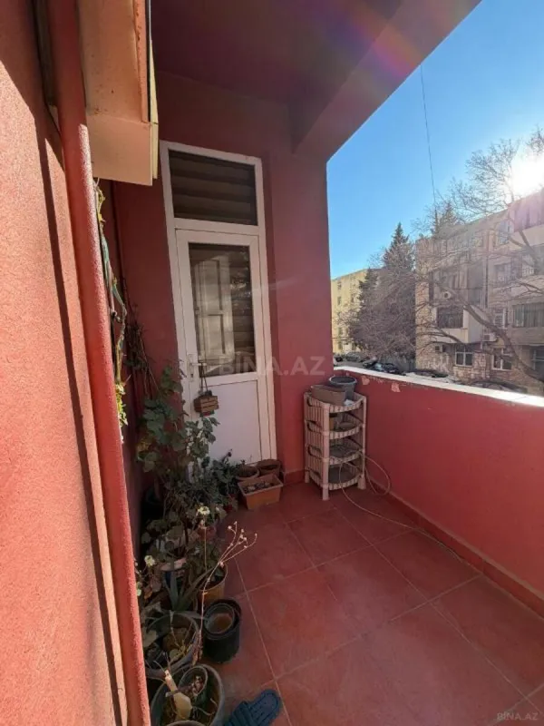 Satılır 3 otaqlı mənzil 131 m²