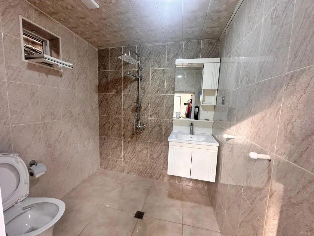 Satılır 8 otaqlı həyət evi 340 m²