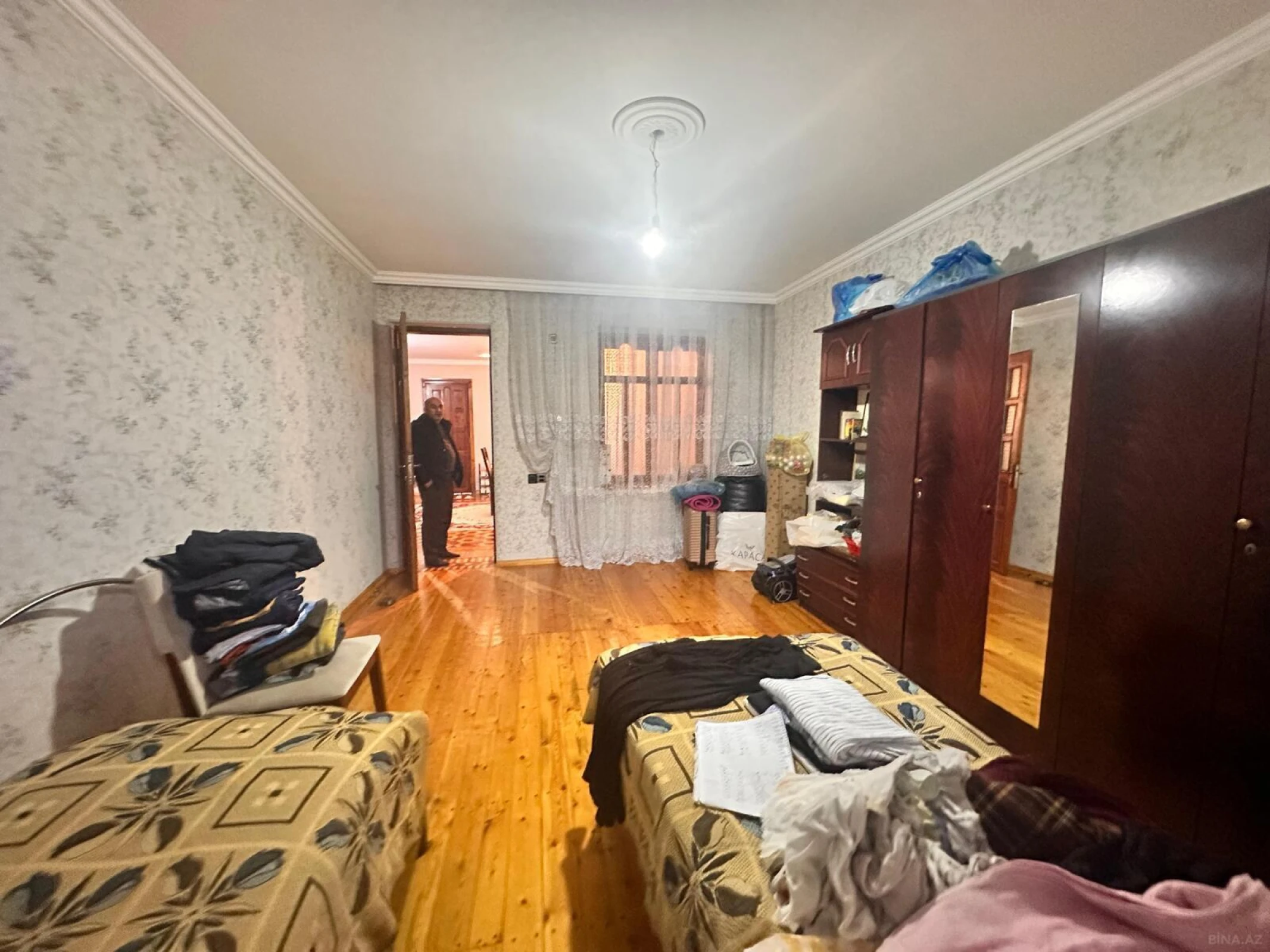 Satılır 8 otaqlı həyət evi 340 m²