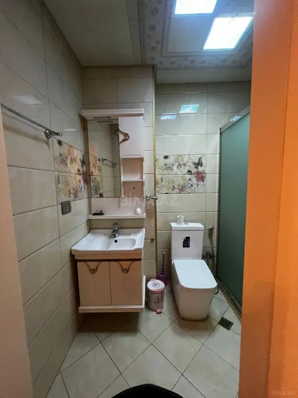 Kirayə verilir 4 otaqlı mənzil 240 m²