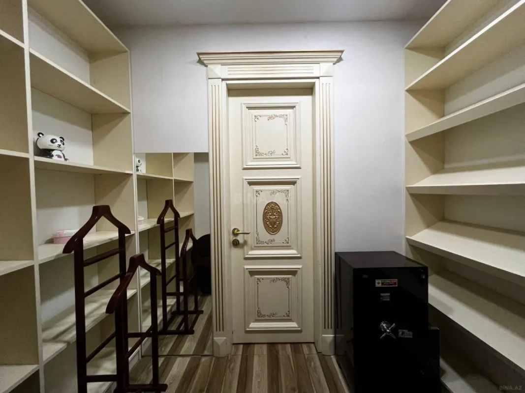 Kirayə verilir 4 otaqlı mənzil 240 m²