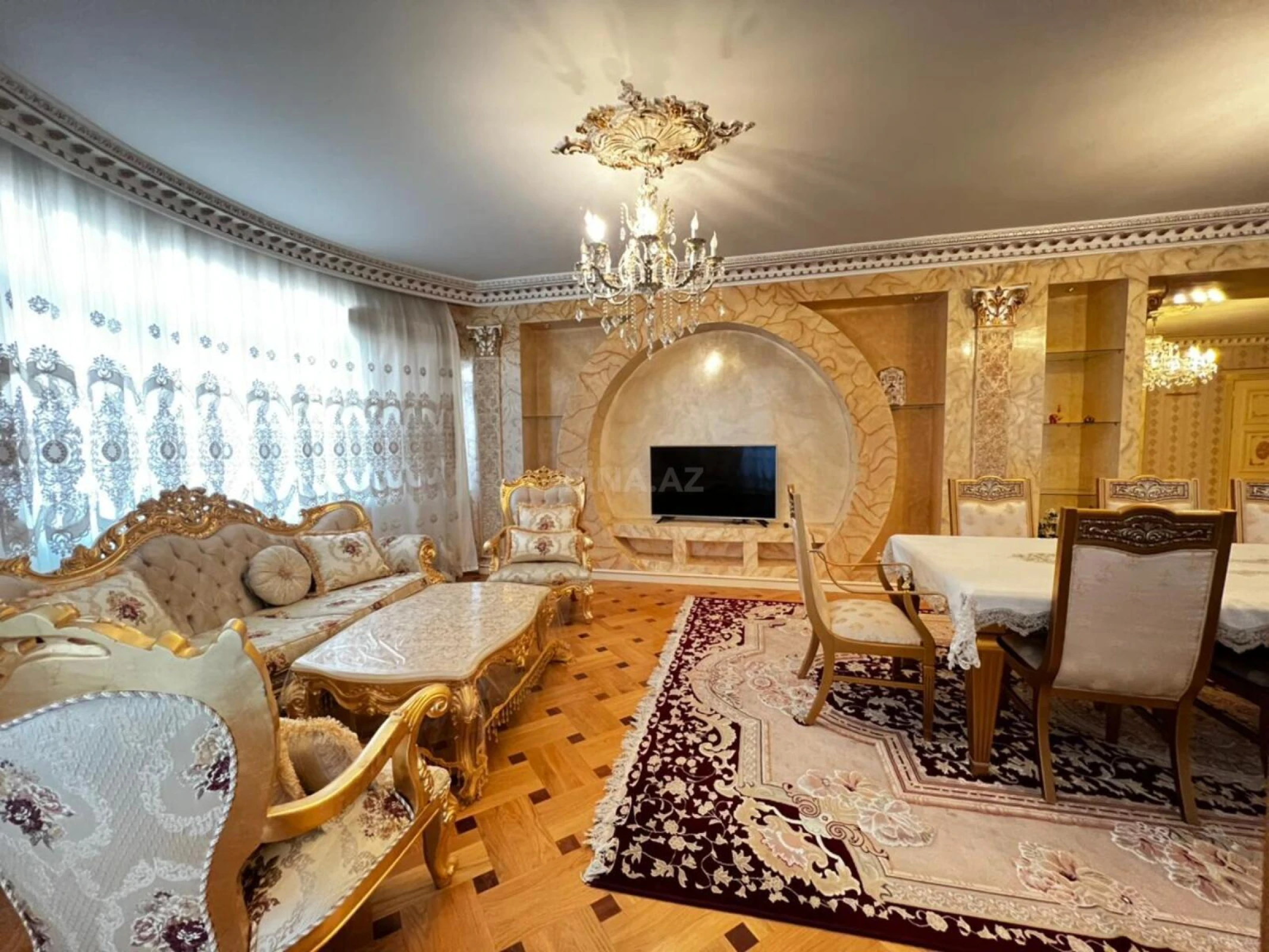 Kirayə verilir 4 otaqlı mənzil 240 m²