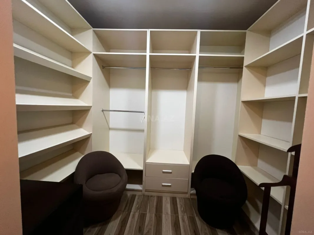 Kirayə verilir 4 otaqlı mənzil 240 m²