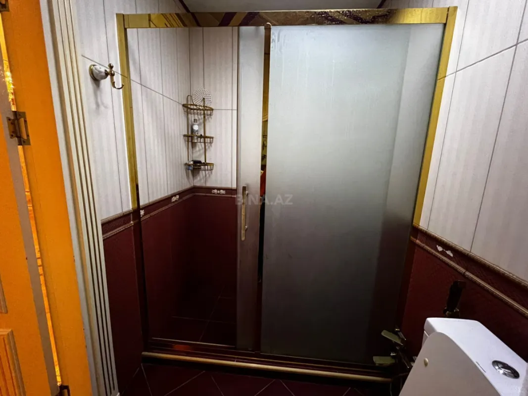 Kirayə verilir 4 otaqlı mənzil 240 m²