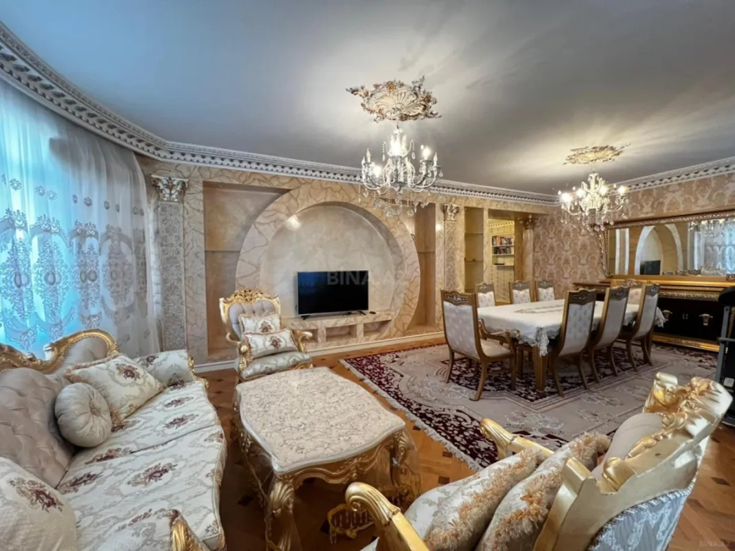 Kirayə verilir 4 otaqlı mənzil 240 m²