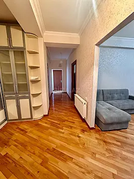 Kirayə verilir 2 otaqlı mənzil 80 m²