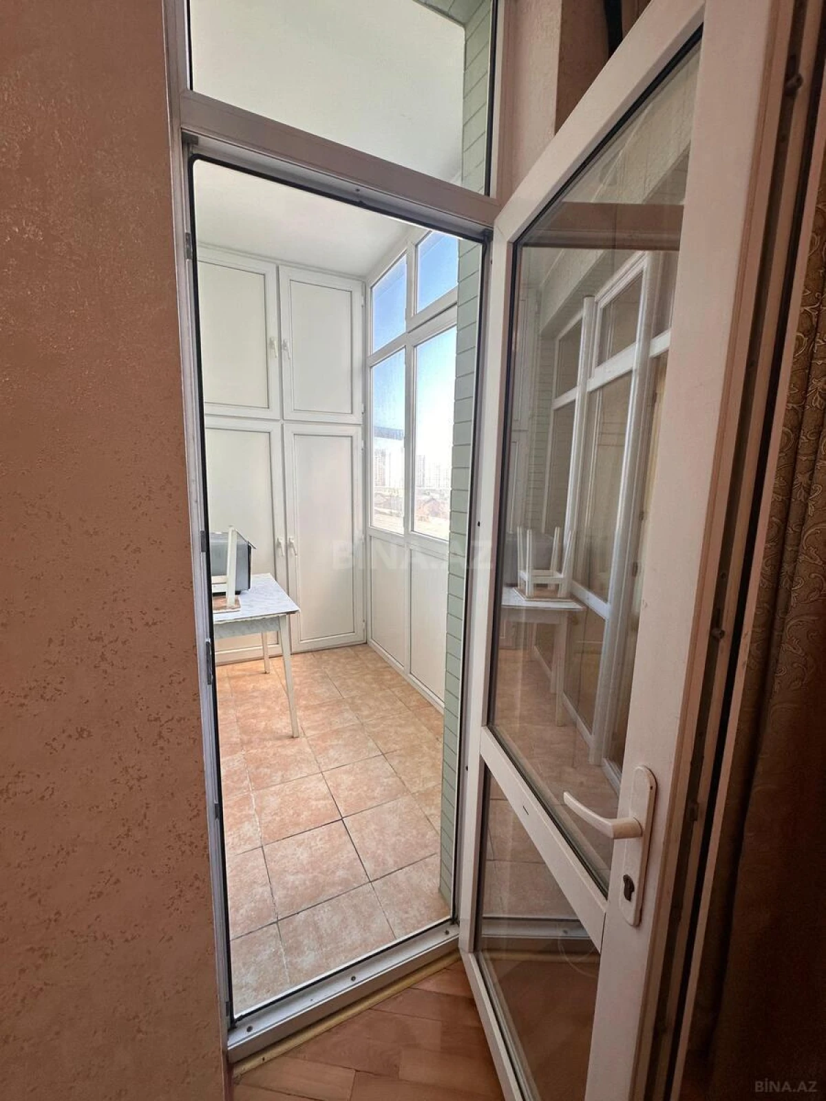 Kirayə verilir 2 otaqlı mənzil 80 m²