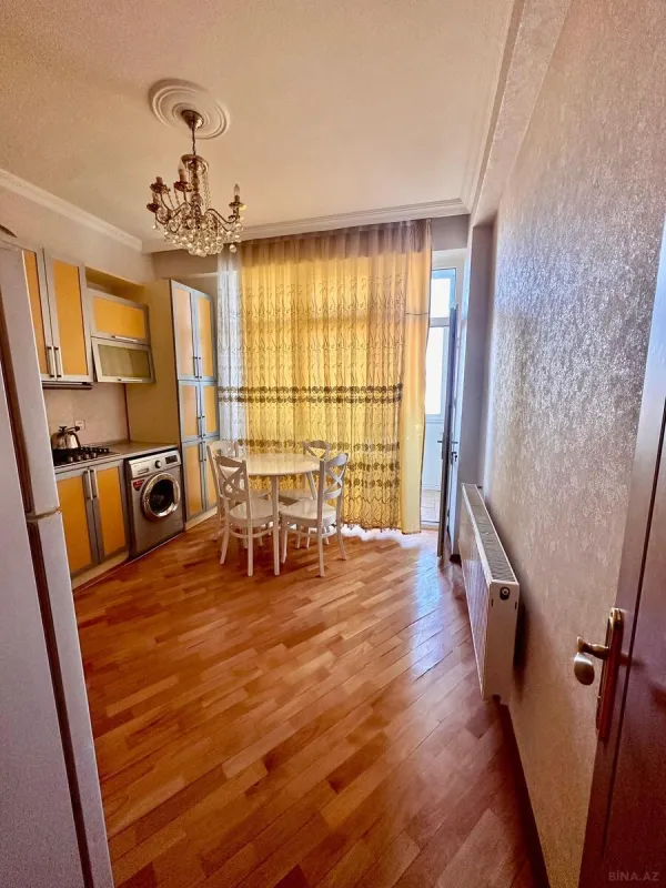 Kirayə verilir 2 otaqlı mənzil 80 m²