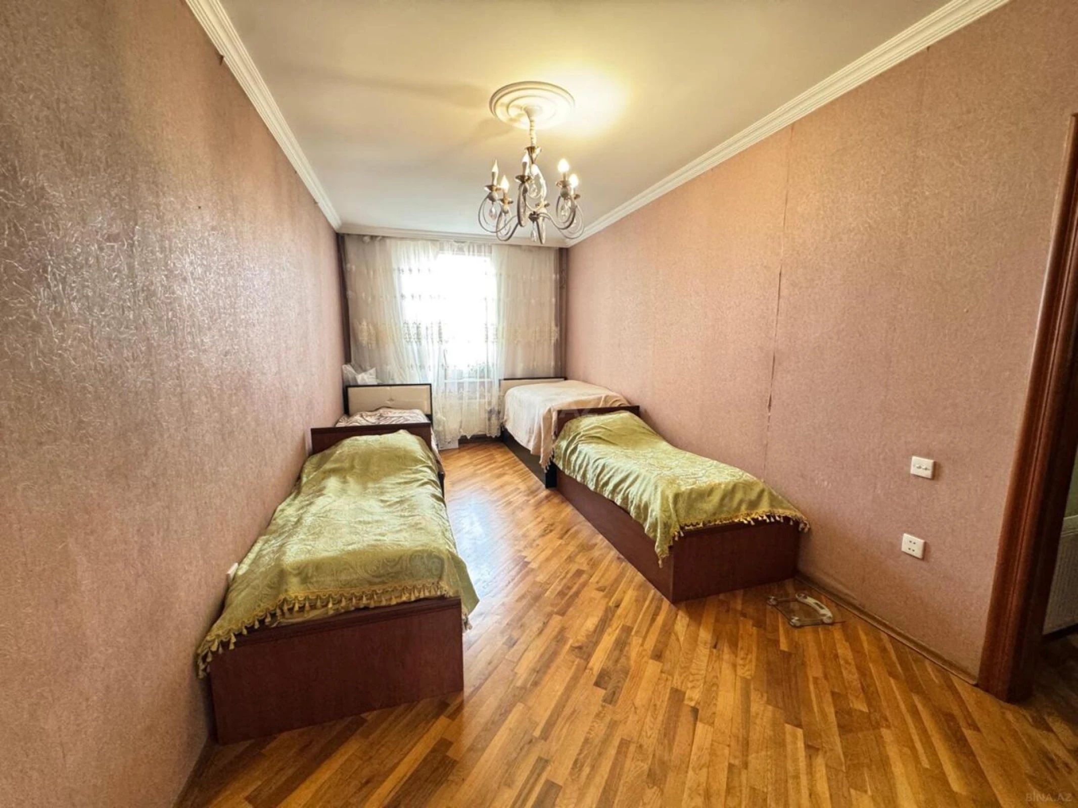 Satılır 2 otaqlı mənzil 100 m²