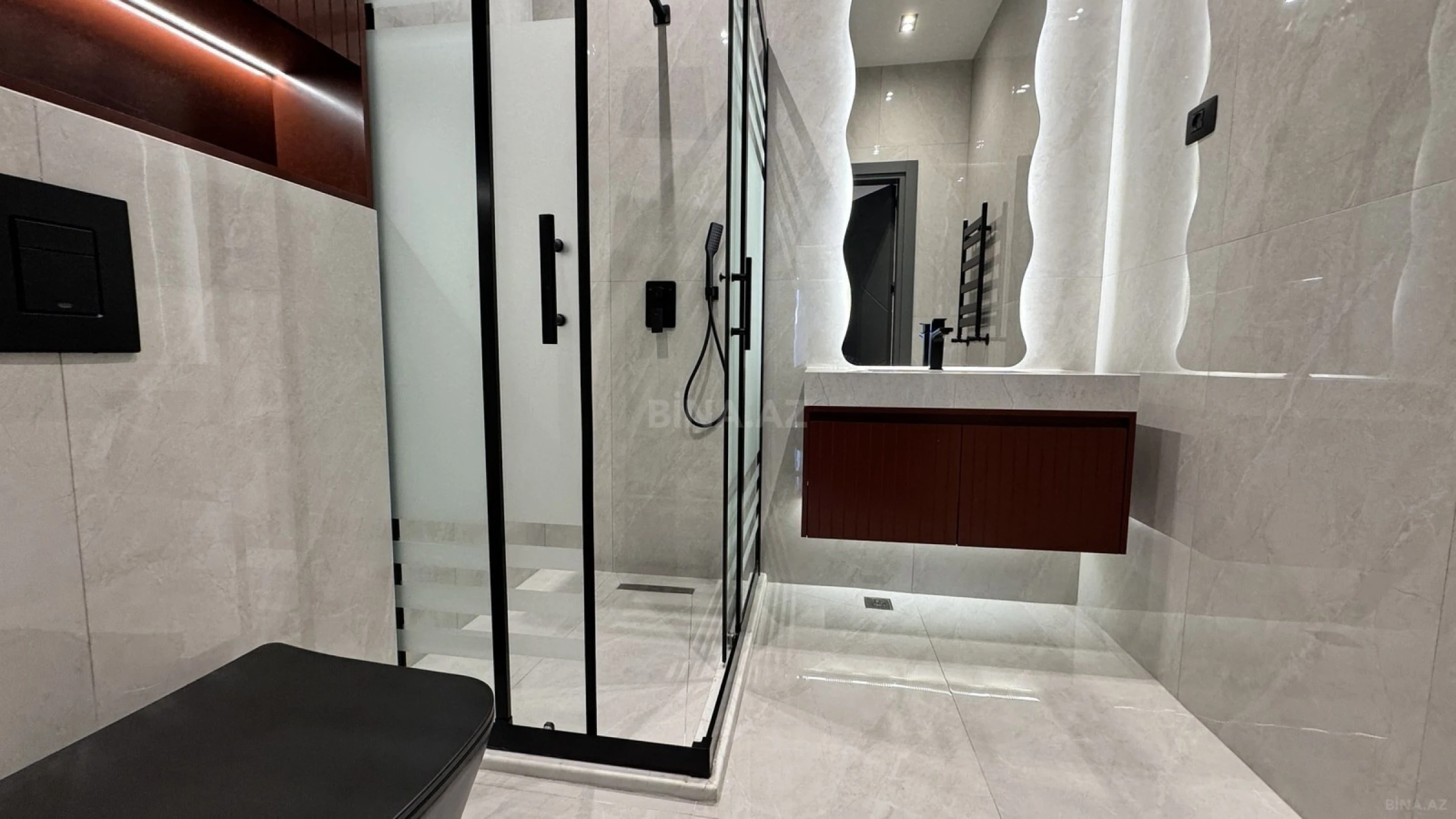 Satılır 5 otaqlı həyət evi 260 m²