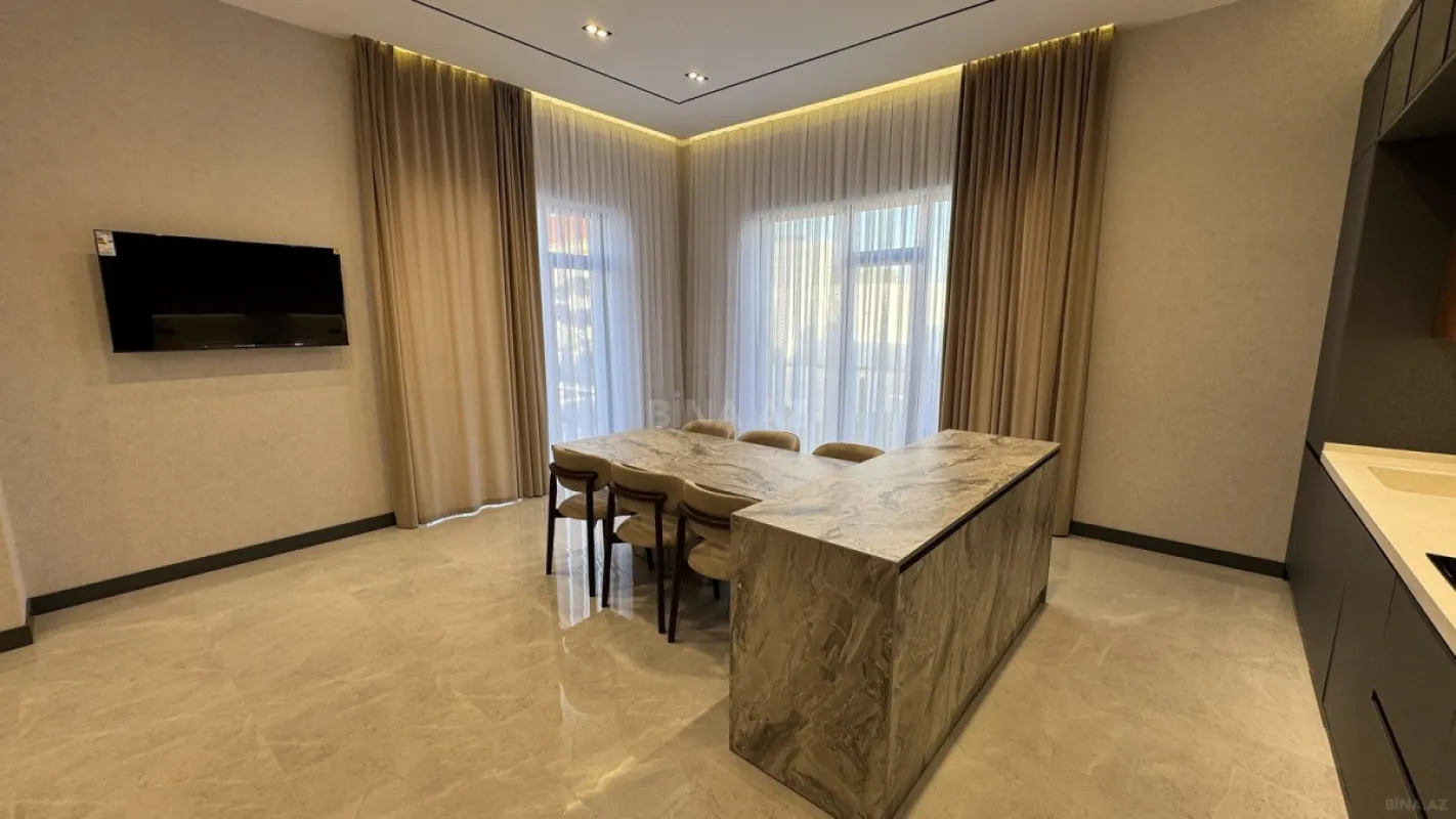 Satılır 5 otaqlı həyət evi 260 m²