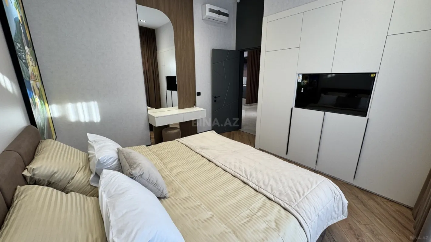 Satılır 5 otaqlı həyət evi 260 m²