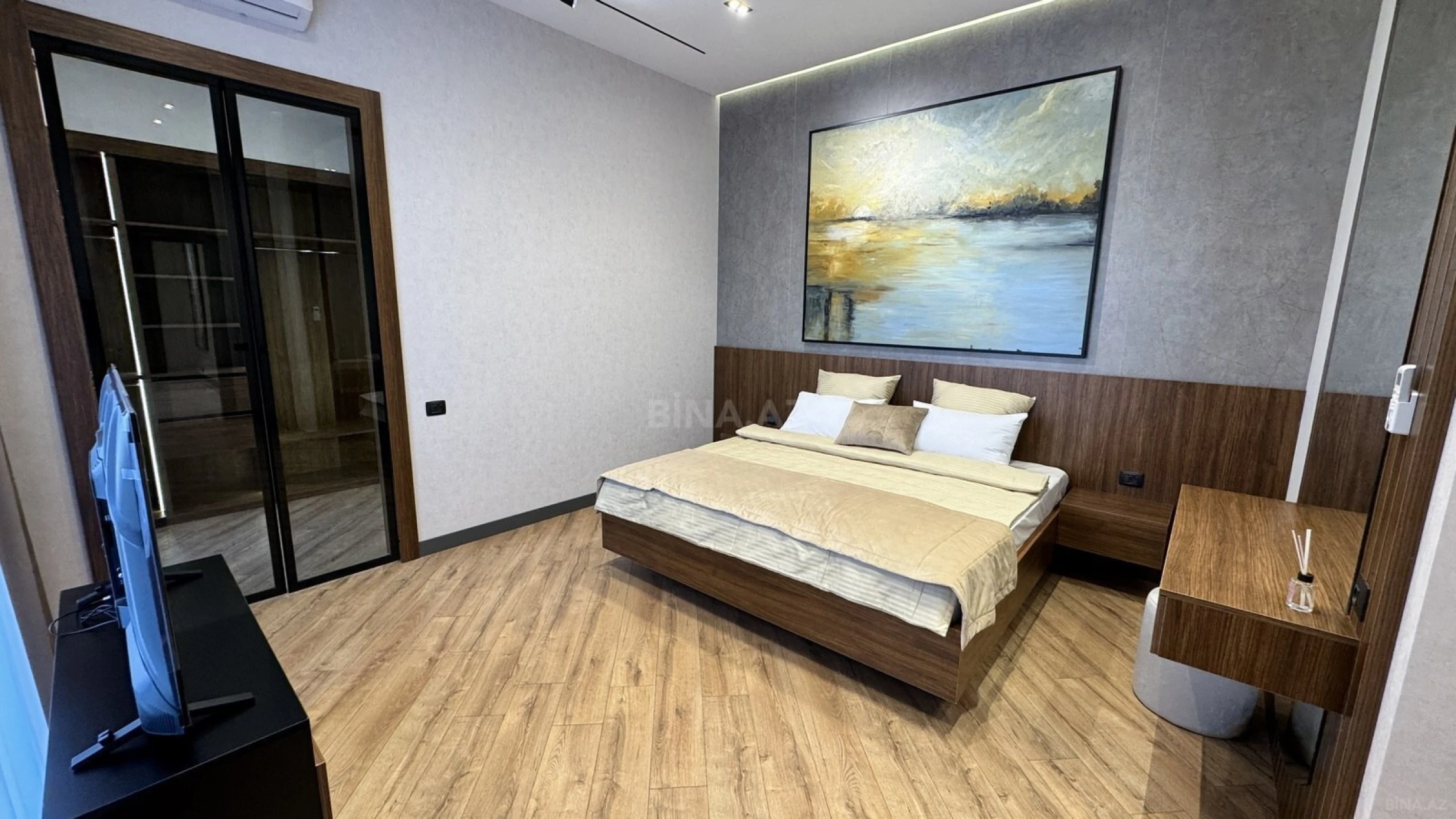 Satılır 5 otaqlı həyət evi 260 m²