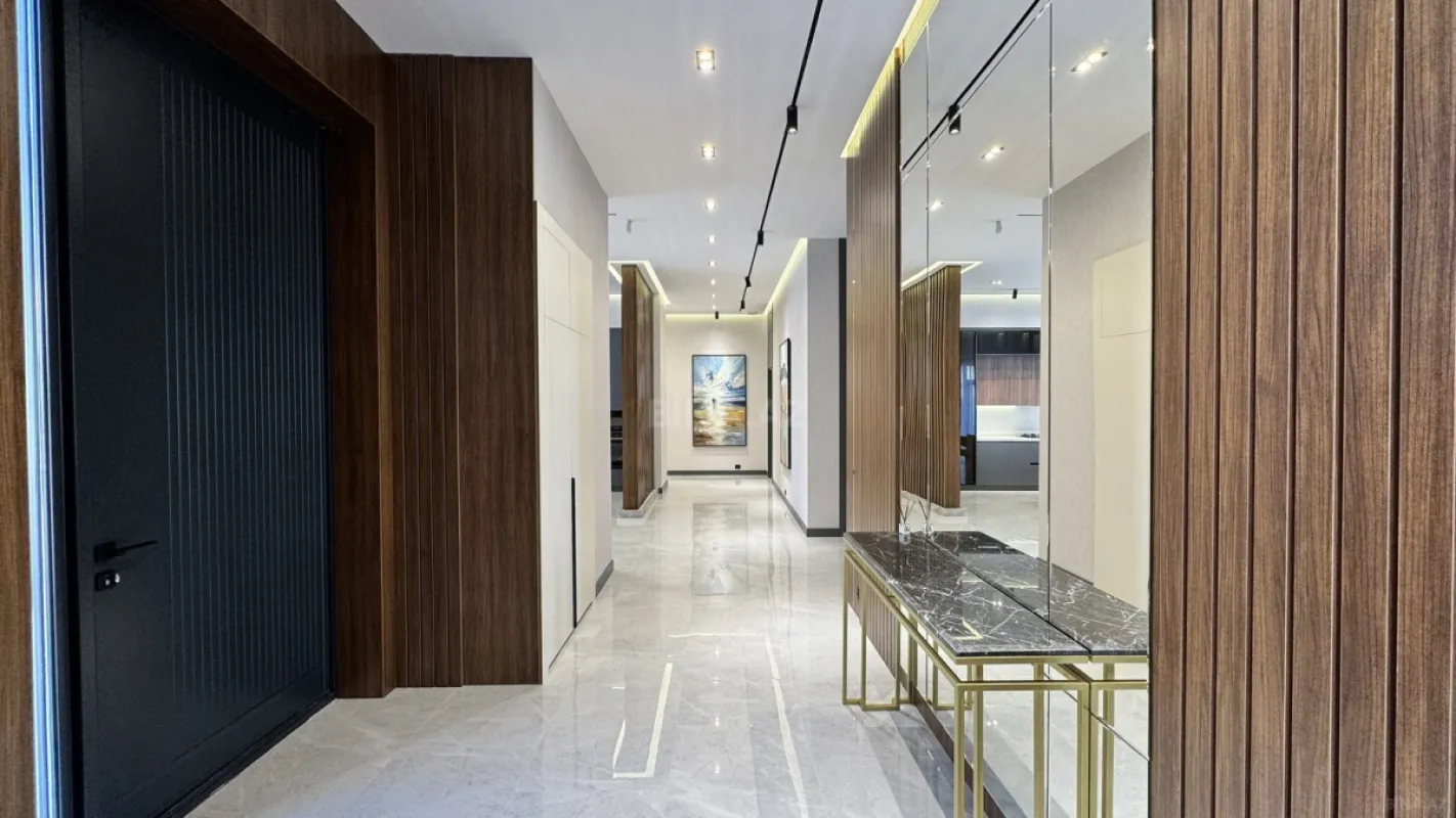 Satılır 5 otaqlı həyət evi 260 m²