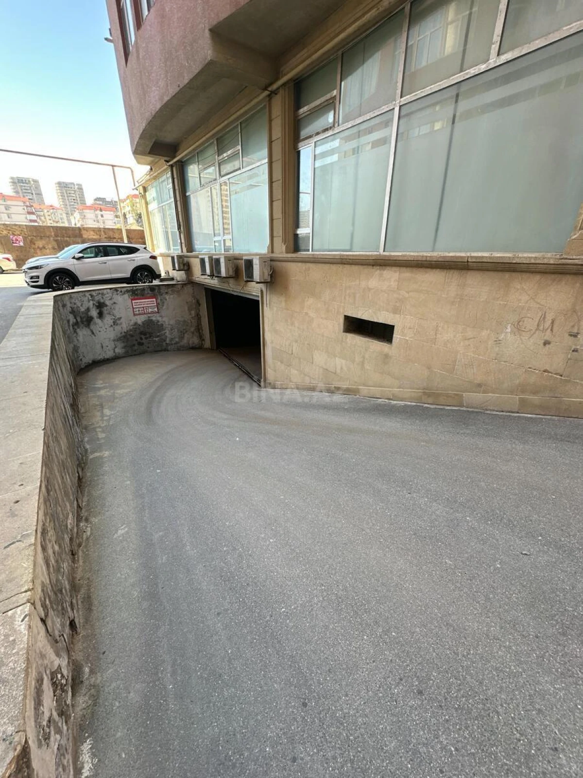 Satılır qaraj 200 m²