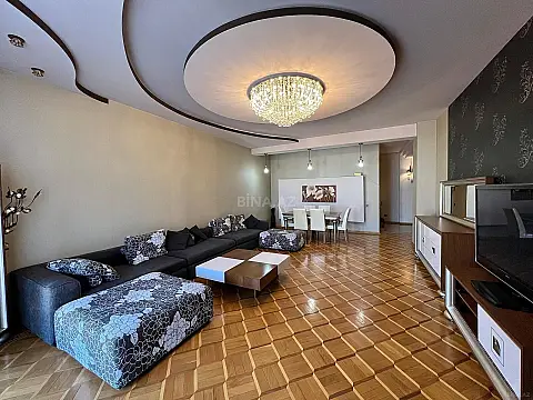 Satılır 4 otaqlı mənzil 180 m² — Bakı 4 otaq 180.00 m²