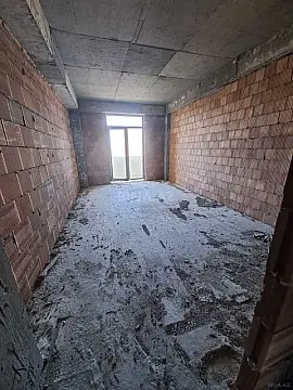 Satılır 4 otaqlı mənzil 181 m²