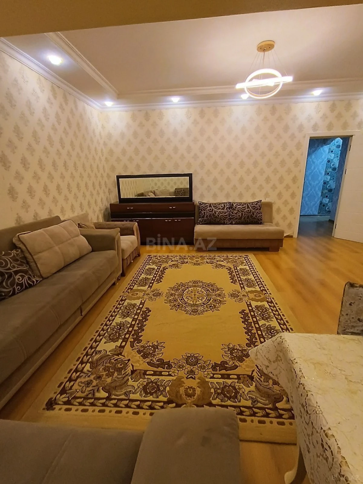 Kirayə verilir 2 otaqlı mənzil 78 m²