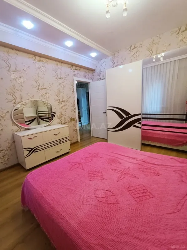 Kirayə verilir 2 otaqlı mənzil 78 m²