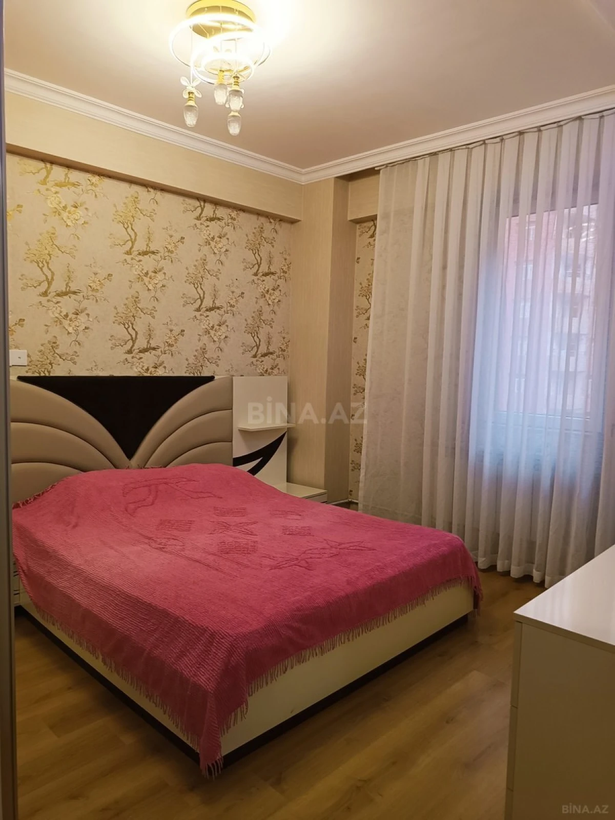 Kirayə verilir 2 otaqlı mənzil 78 m²