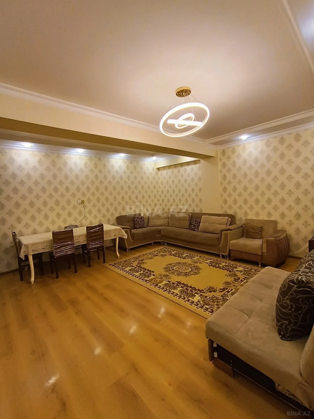 Kirayə verilir 2 otaqlı mənzil 78 m²