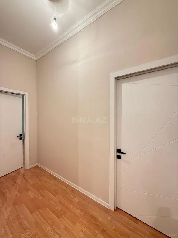 Satılır 4 otaqlı mənzil 130 m²