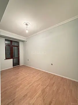 Satılır 4 otaqlı mənzil 130 m²