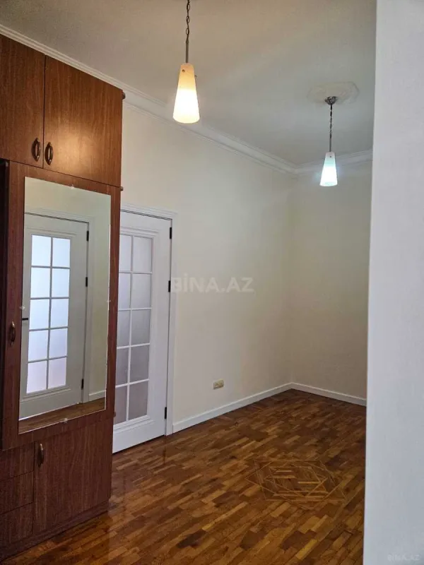 Kirayə verilir 2 otaqlı mənzil 73 m²
