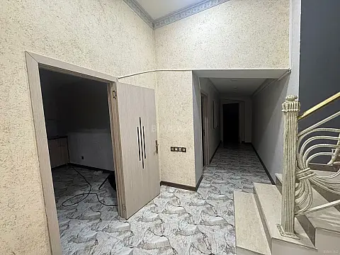 Kirayə verilir obyekt 240 m²