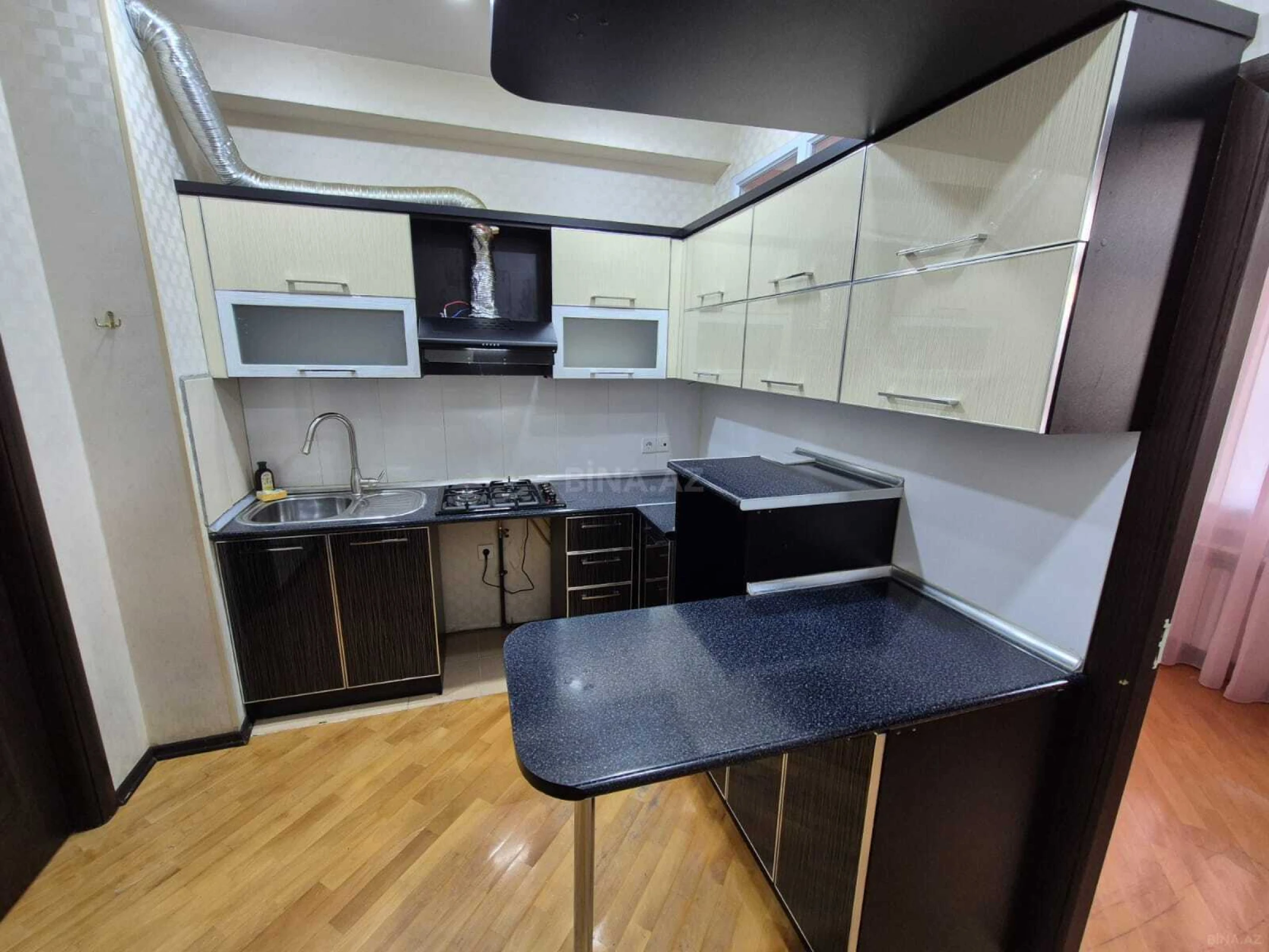 Kirayə verilir 3 otaqlı mənzil 100 m²