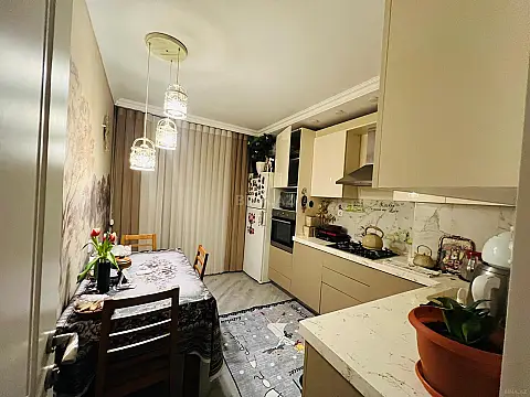 Satılır 3 otaqlı mənzil 100 m²