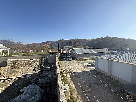 Satılır 5 otaqlı həyət evi 100 m²